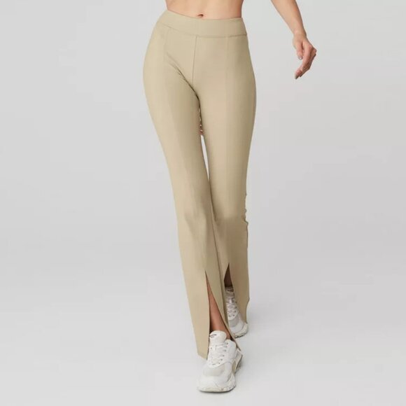 ALO Airbrush Flutter Leggings - Cream/Tan - Picture 1 of 9